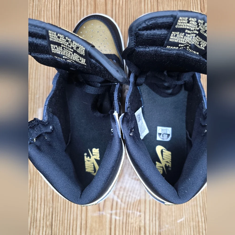 Nike Kids Air Jordan Black &‎ Gold High-Top Sneakers Size 4.5Y